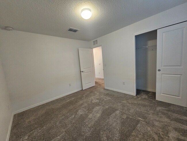 Building Photo - 3928 Capri Coast Dr