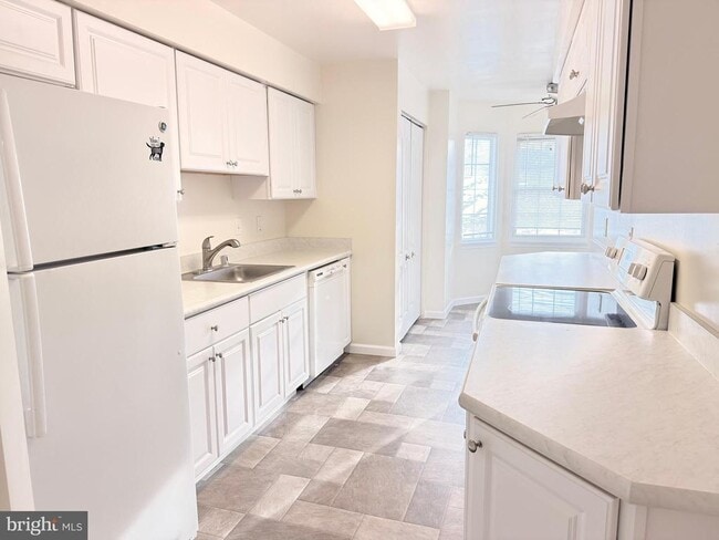 Building Photo - 37 Wickham Ct