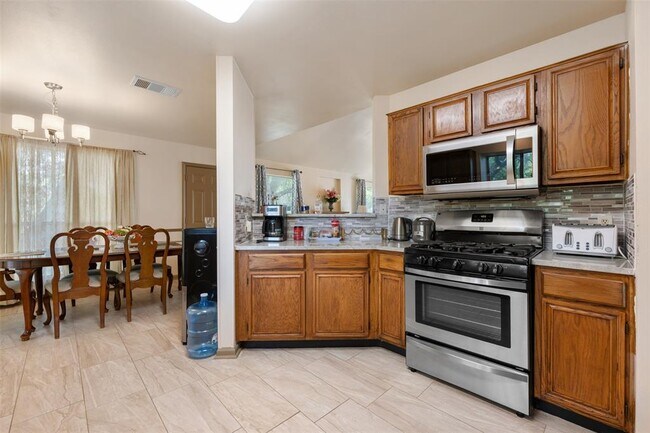 Building Photo - 4601 Castleman Dr