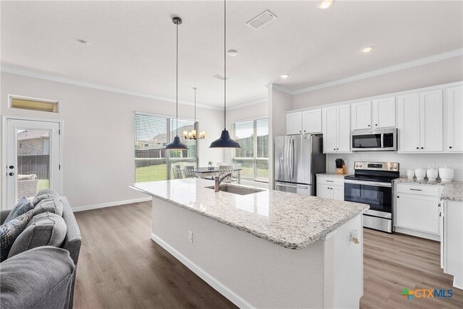 Building Photo - 7822 Kendall Hill Dr