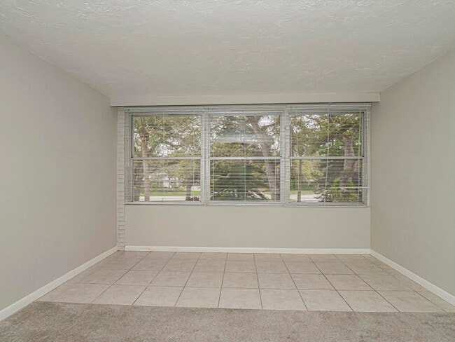 Building Photo - 677 Royal Palm Blvd