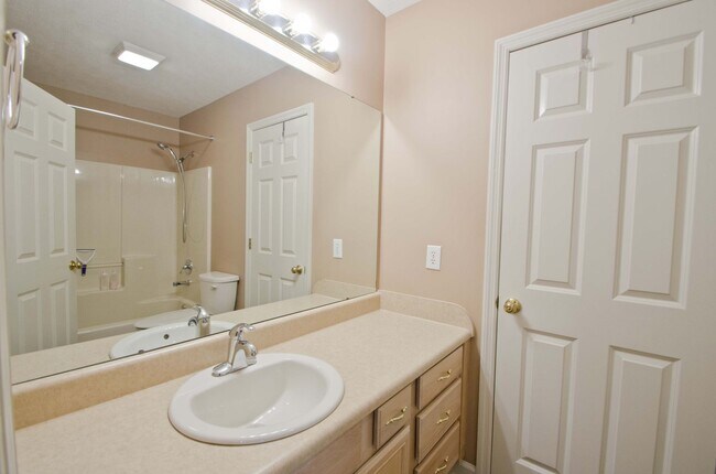 Building Photo - Lovely 3 bed 2 bath in East Limestone minutes to Athens!