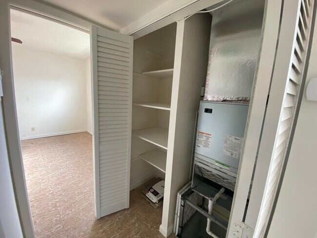 Building Photo - 209 Norwich I