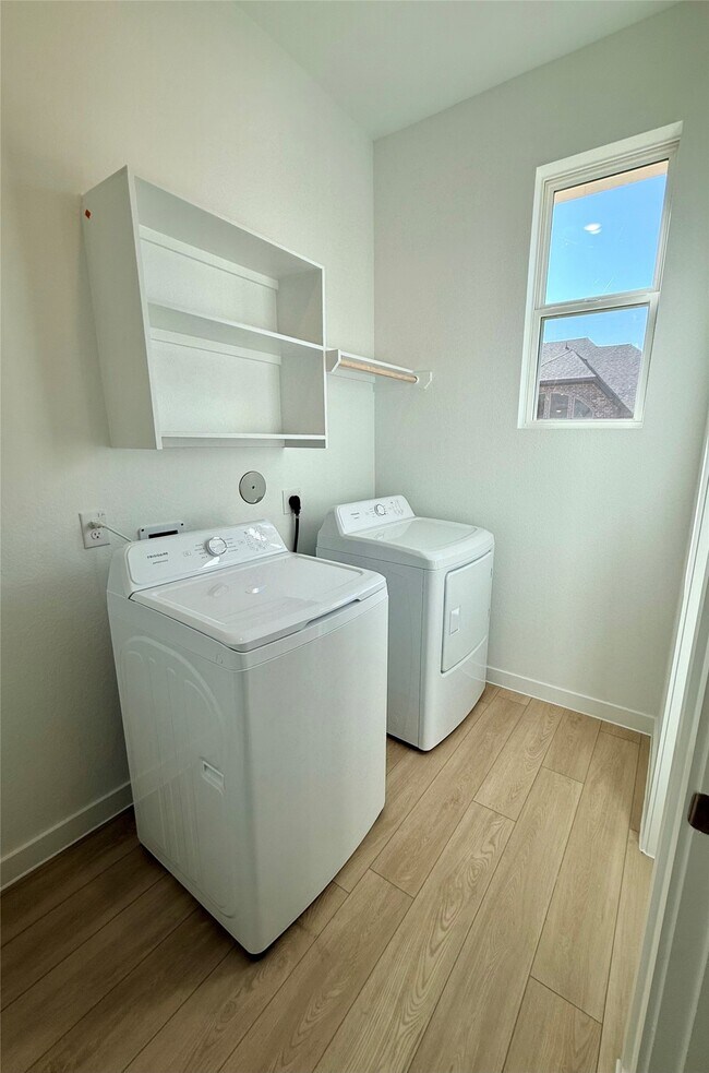 Building Photo - 31111 Riley Hts Dr