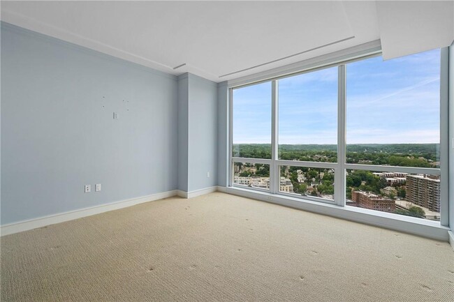 Building Photo - 5 Renaissance Square