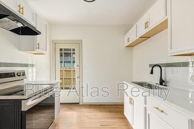 Building Photo - 2934 Purington Ave