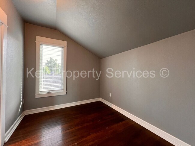 Building Photo - MOVE IN SPECIAL! Call for details. Charmin...