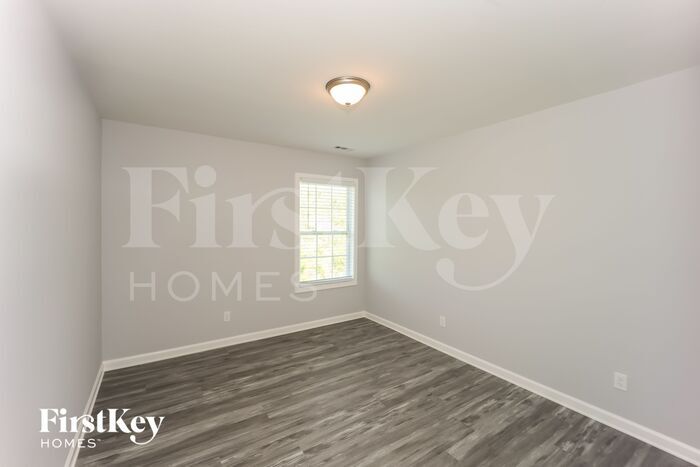 Building Photo - 121 Fairview Dr