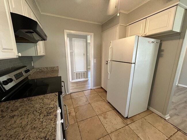 Building Photo - Beautiful Bossier Home In Old Greenacres