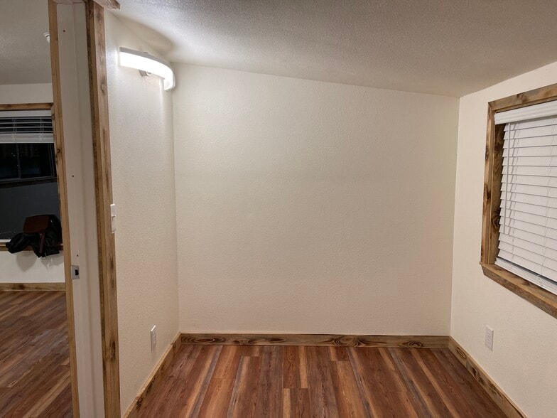 Building Photo - 412 S Mission St