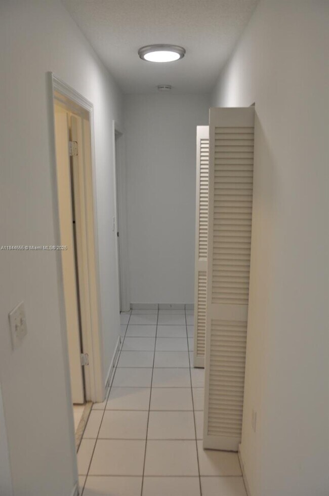 Building Photo - 14346 SW 49th Ln