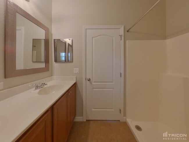 Building Photo - 617 del Pilar Dr