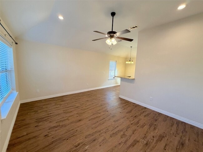 Building Photo - 1108 W Day St