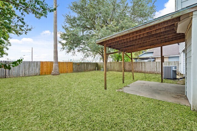 Building Photo - 1714 Blindlake Dr