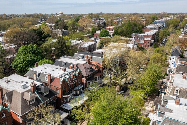 Aerial Photo - 4224-4244 Pine St