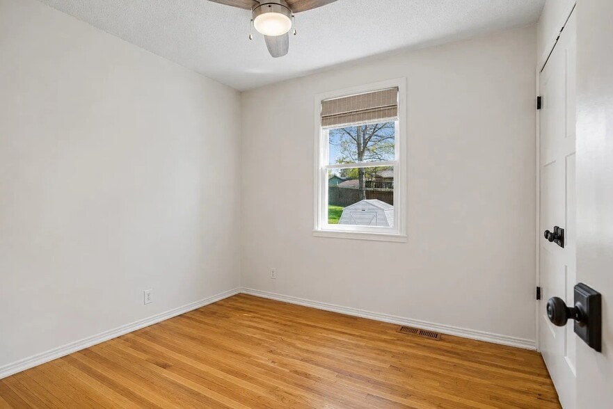 Building Photo - 517 Adamwood Dr