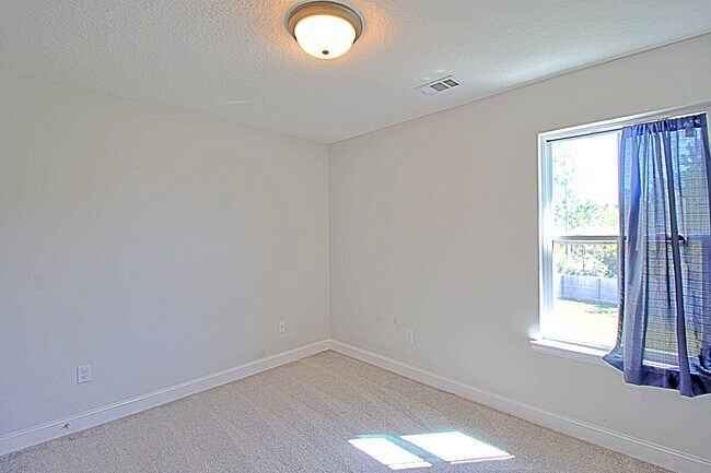 Building Photo - 430 Rutledge Dr