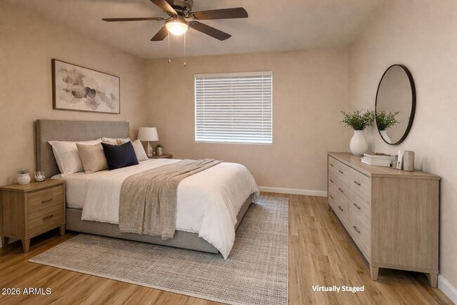 Building Photo - 533 W Guadalupe Rd