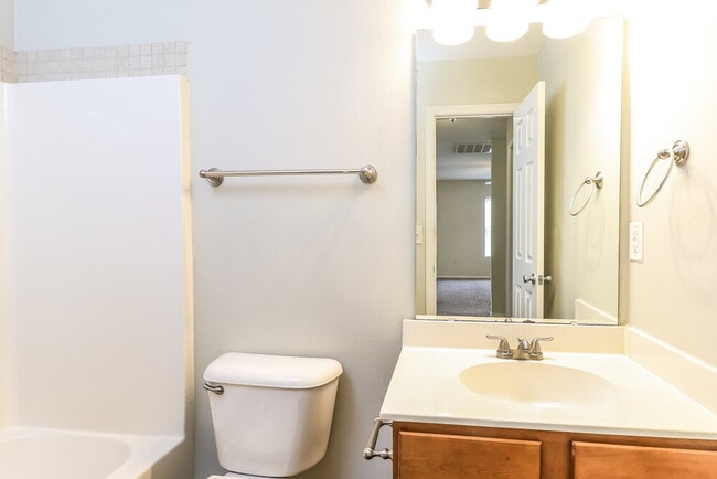 Building Photo - 9606 Hollyburgh Ter