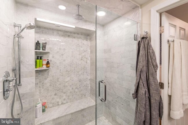 Building Photo - 1230 Rodman St