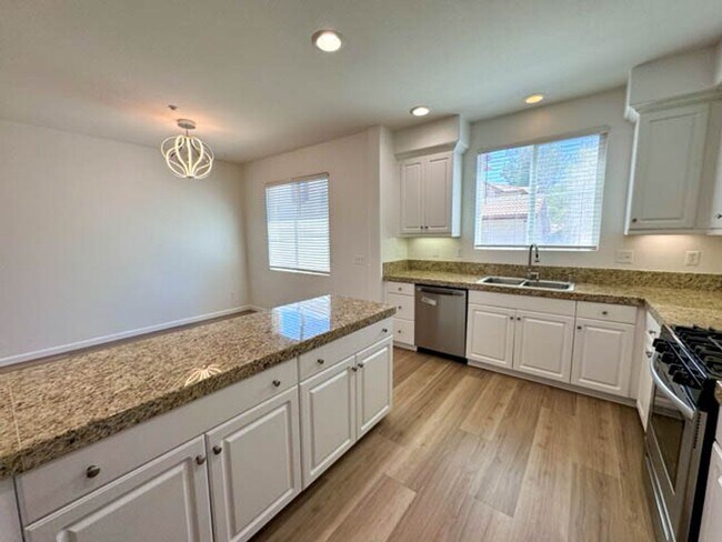 Building Photo - Upgraded 3 bedroom Willow Haven Condo available for LEASE in Murrieta!