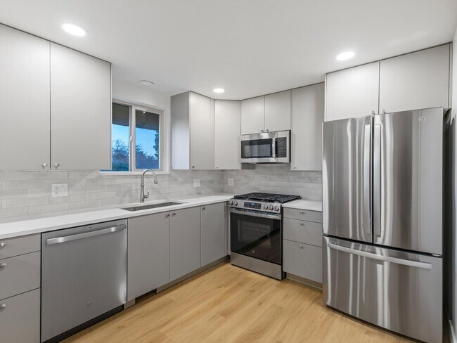 Building Photo - 4980 S 1645 E