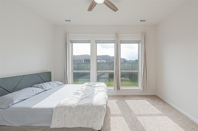 Building Photo - 521 Calmo Ct
