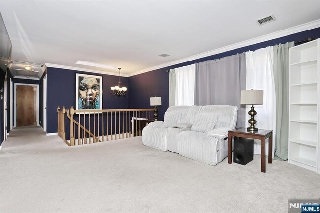 Building Photo - 173 Willowdale Ave