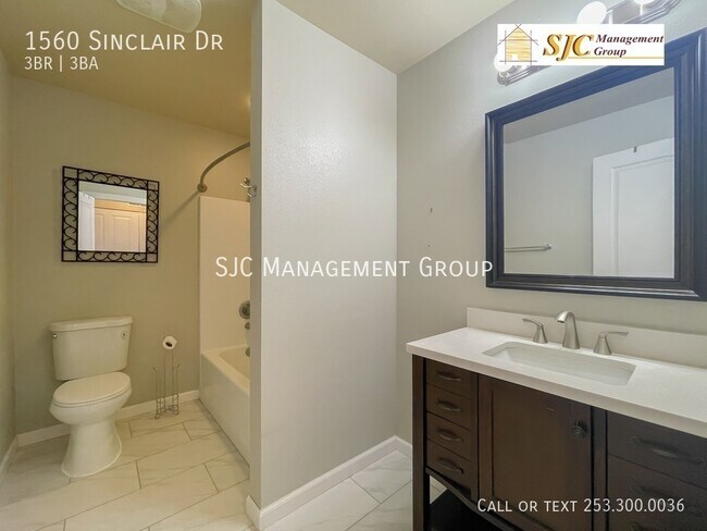 Building Photo - 1560 Sinclair Dr