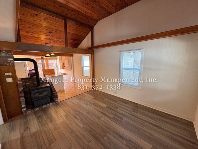 Building Photo - 2-Bedroom PLUS Loft Home Downtown Monterey