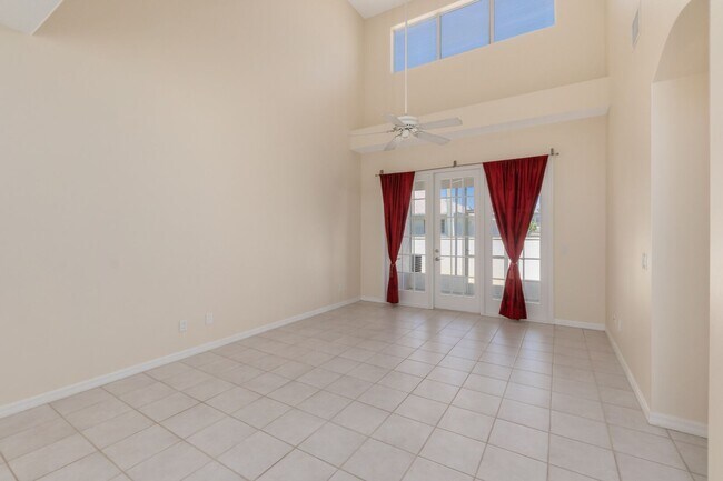Building Photo - 308 Espana Ct