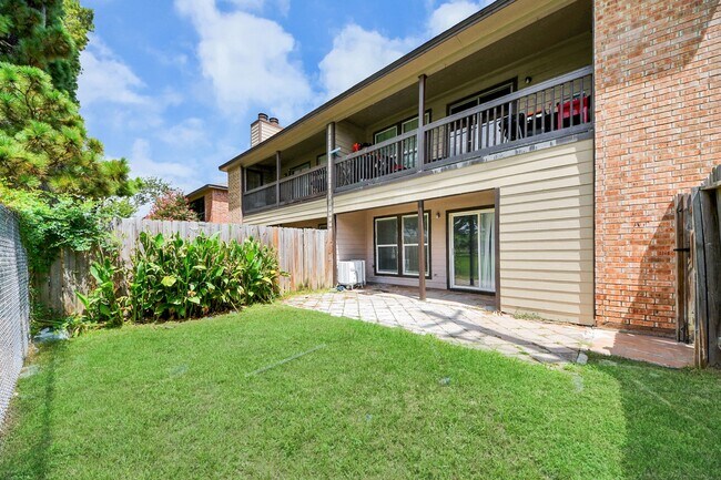 Building Photo - 13603 Ravensway Dr