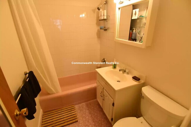 Building Photo - 199 Winthrop Rd