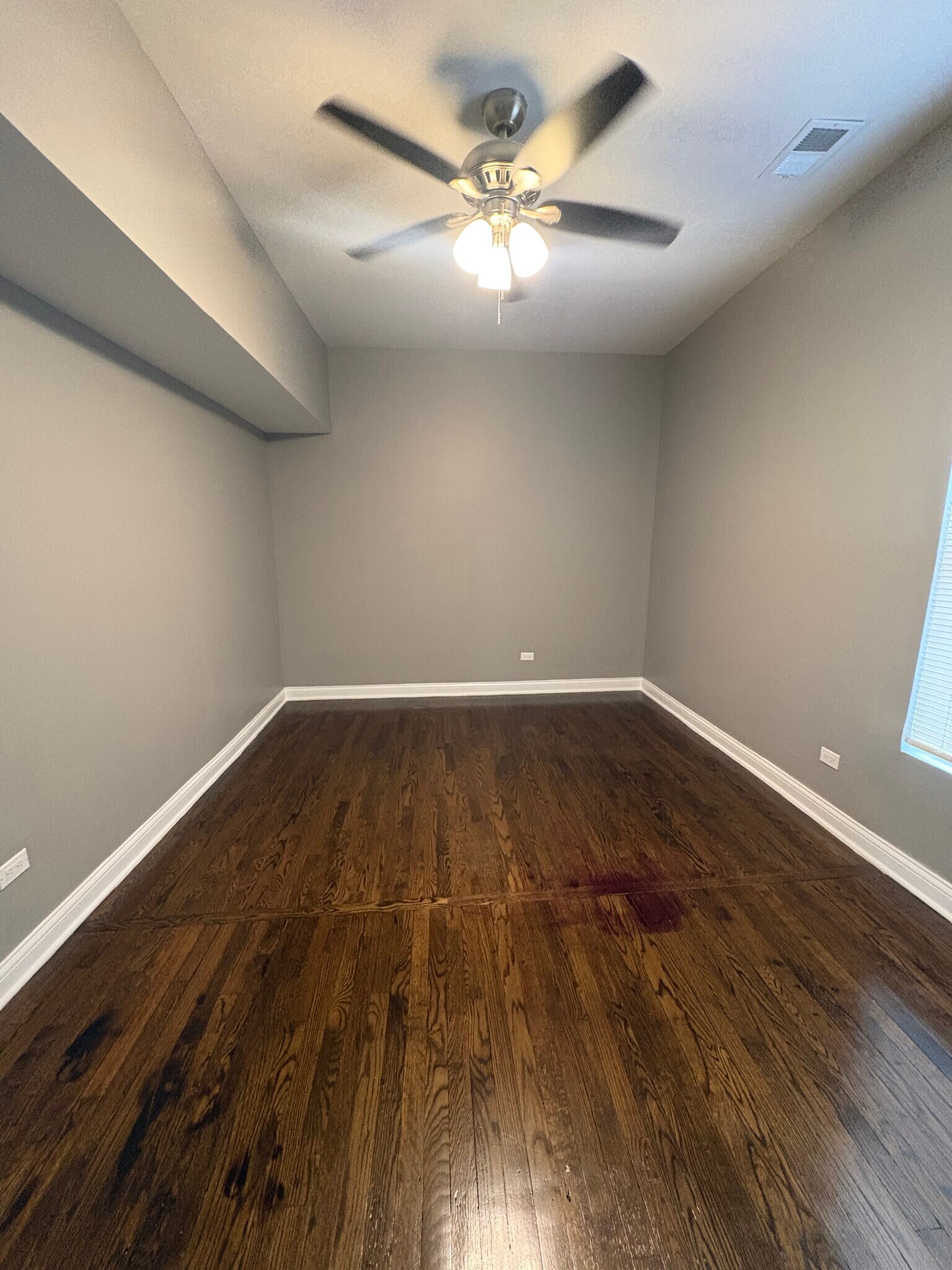 Building Photo - 7414 S Maryland Ave