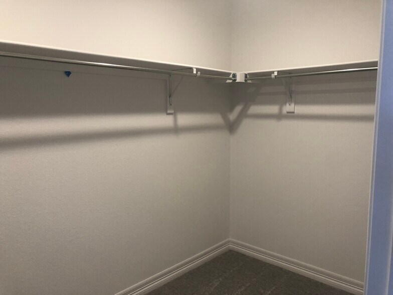 Oversized walk-in closet! - 1881 Spring Water Pt