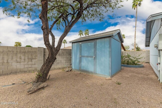 Building Photo - 3541 E Dahlia Dr