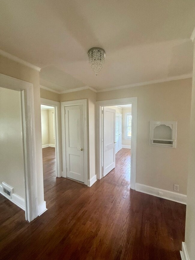 Building Photo - Three bedroom, 1 bath house in Graham