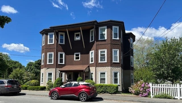 Primary Photo - 38 Sawtell Ave