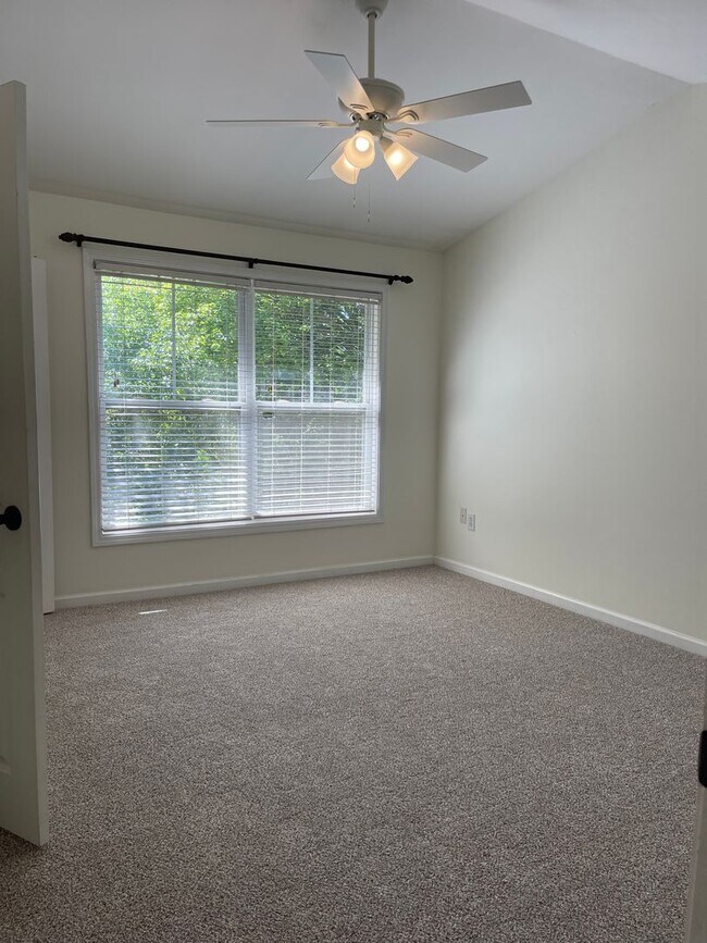 Building Photo - Lovely Condo in Gated Community at Brookwo...