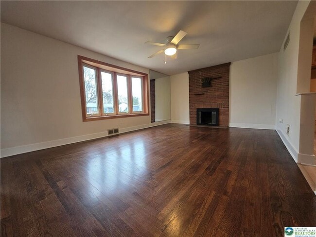 Building Photo - 1645 Mark Twain Cir