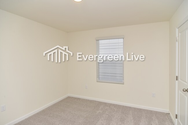 Building Photo - 157 Snowdrop Ave