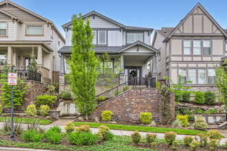 Building Photo - 12967 SW River Terrace Blvd