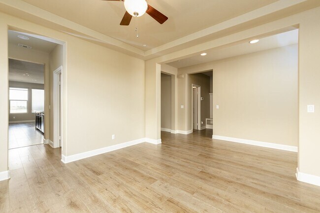 Building Photo - 5bd/3ba, 3969 sq ft Home in Gated Community in Vista!