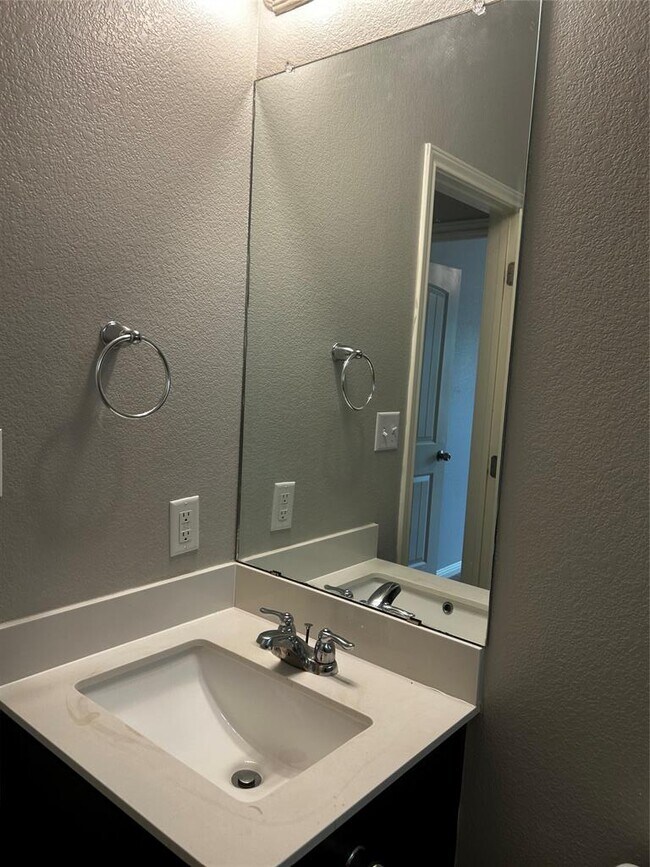 Building Photo - 150 Gambel Oak Way