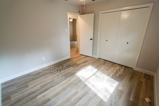 Building Photo - 6505 Columbia Oaks Ct