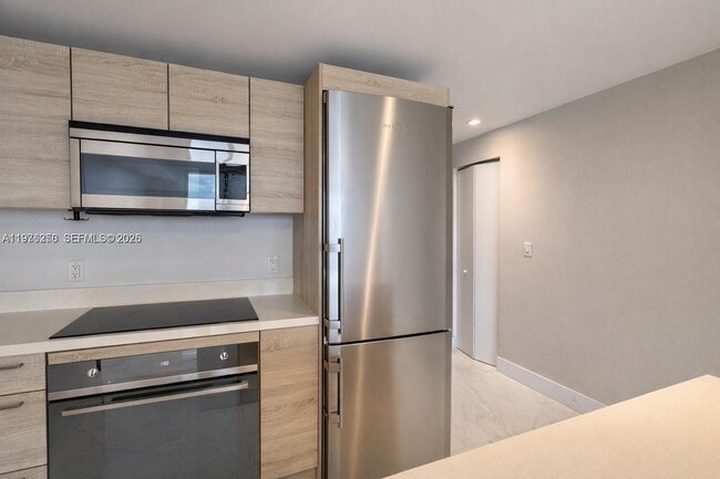 Building Photo - 16385 Biscayne Blvd