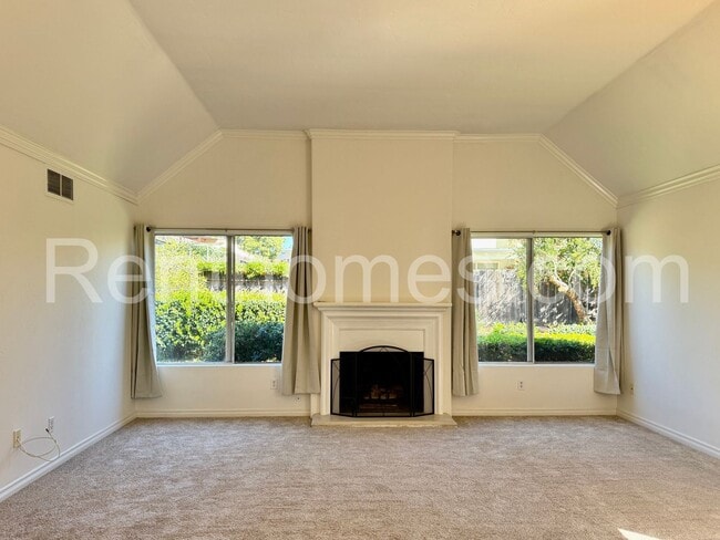 Building Photo - 1588 Rambla Puesta