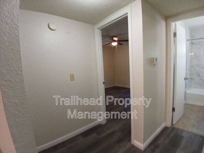 Building Photo - 1314 E Frederick St