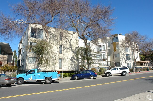Building Photo - 1737 Solano Ave