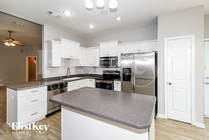 Building Photo - 8580 Griffin Park Dr